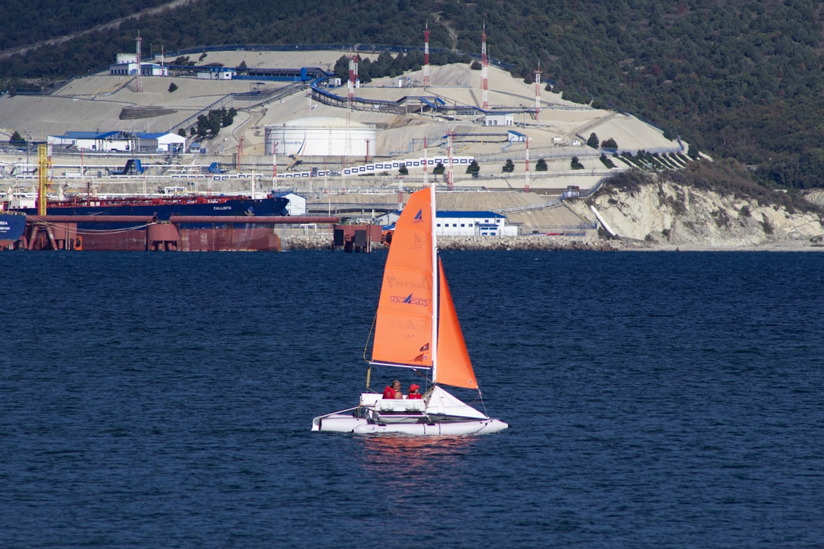 カタマランヨットの全景
