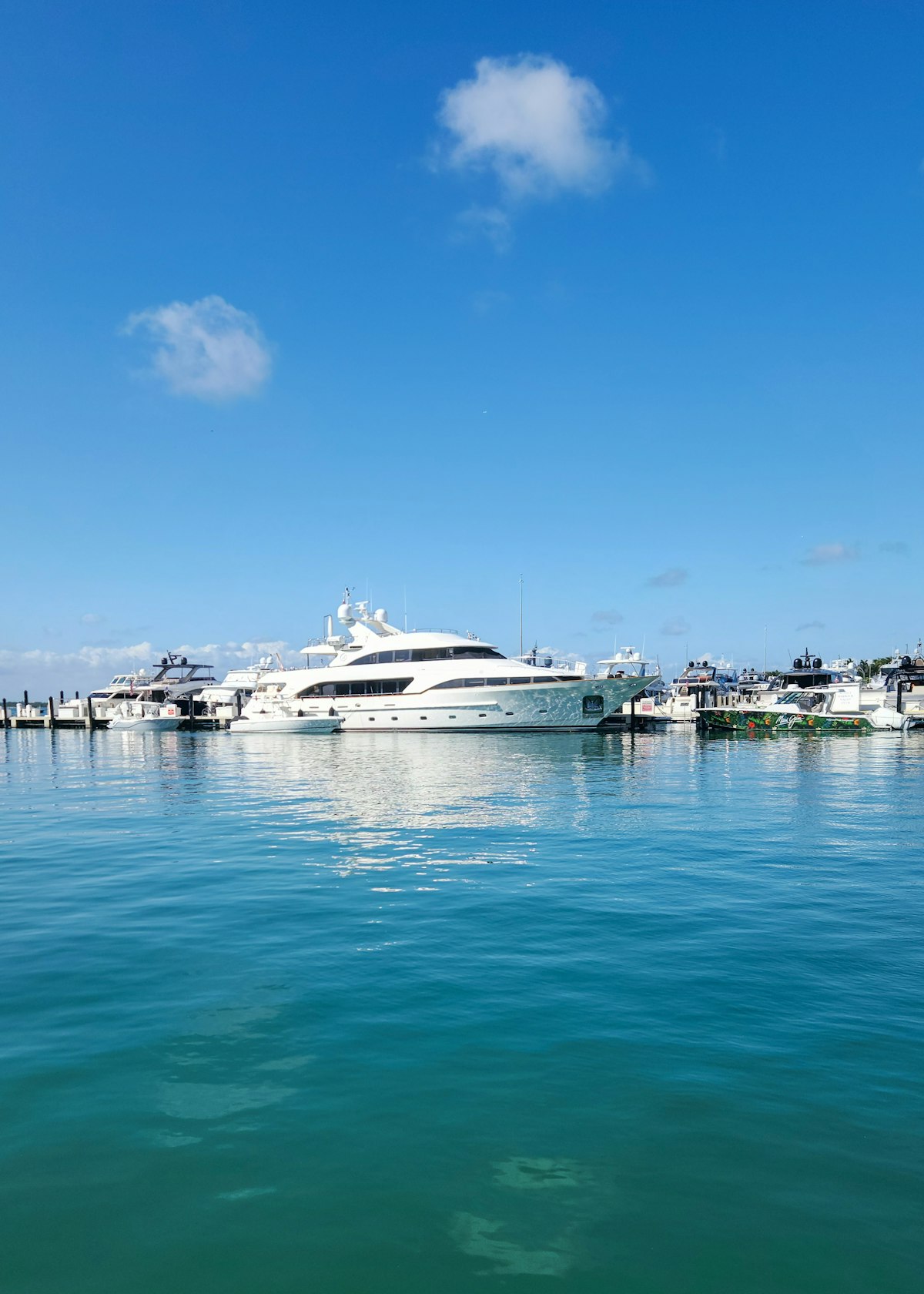 日本の高級クルーザーメーカー